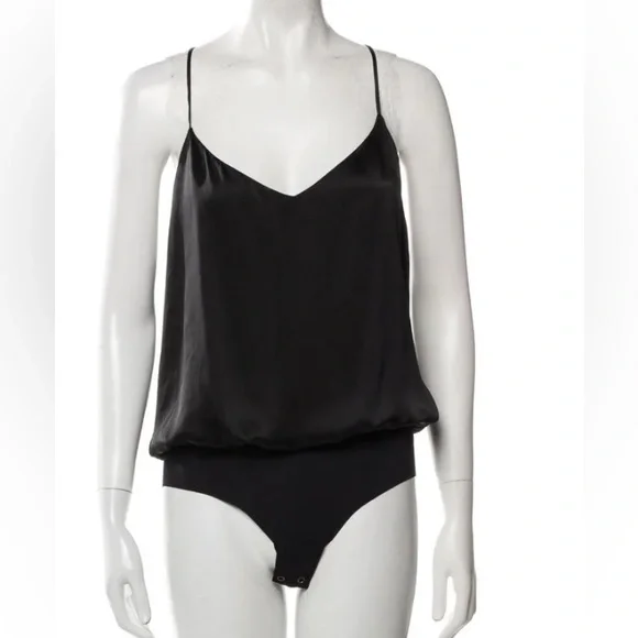 L’Agence Silk Plunge Neck Bodysuit in Black, Size Large. 🖤 - Picture 4 of 9